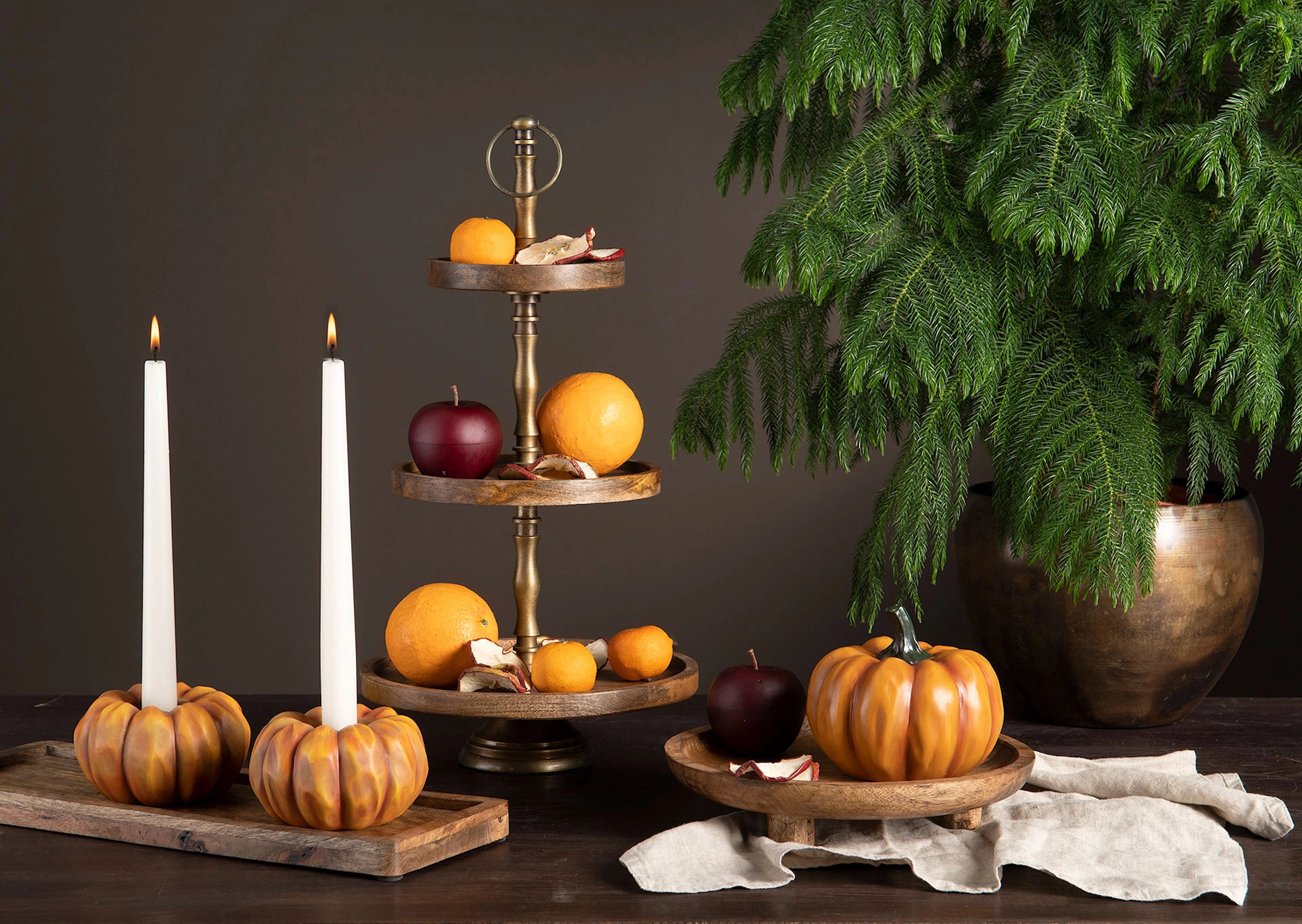 avlangt serveringsfat i tre