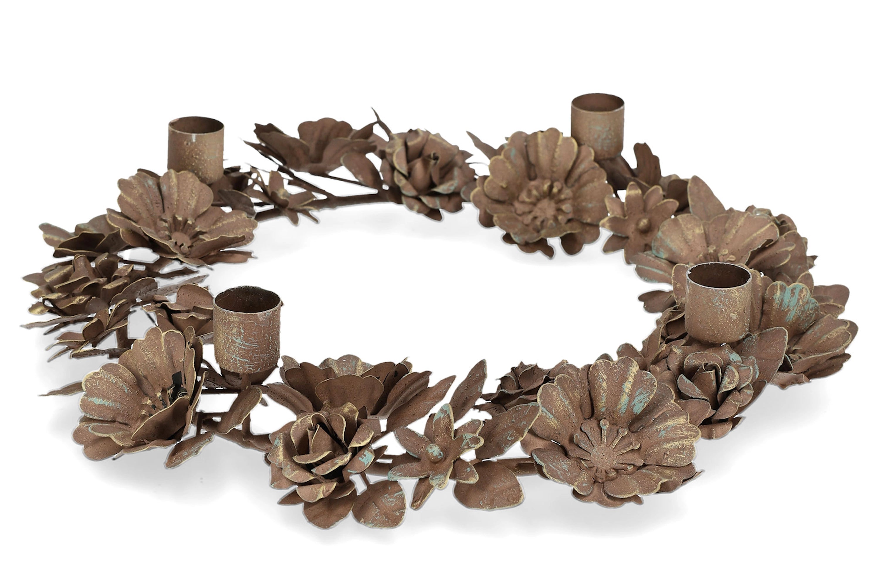 rundt lysestake for fire lys - dekorert med blomster