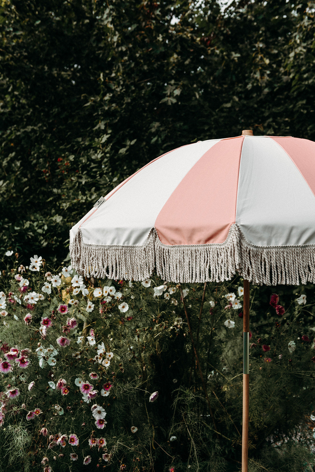 parasoll retro rosa striper søt MONCHIQE Amorosa Striped Soft Coral