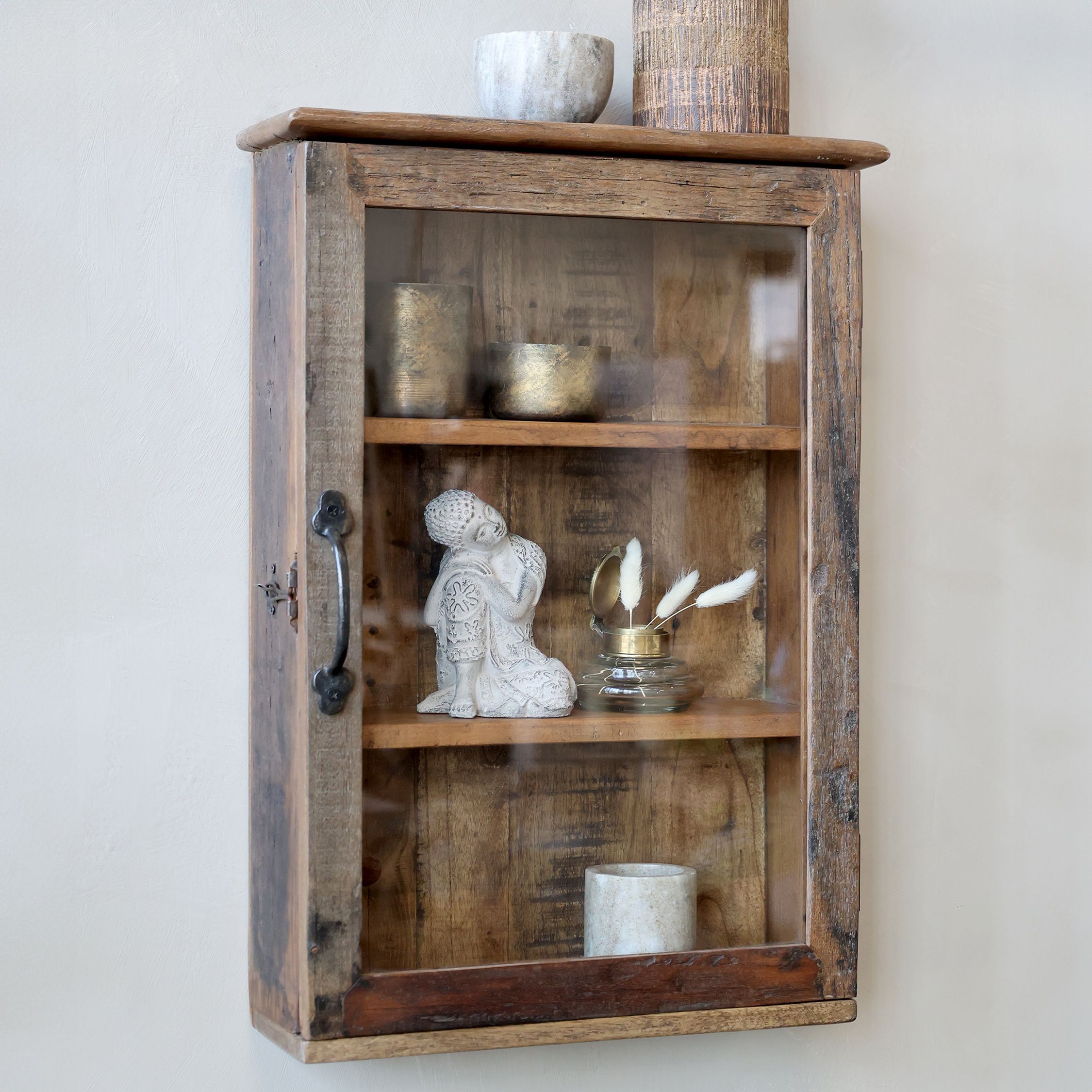 skap vegg rustikk tre gjennvunnet