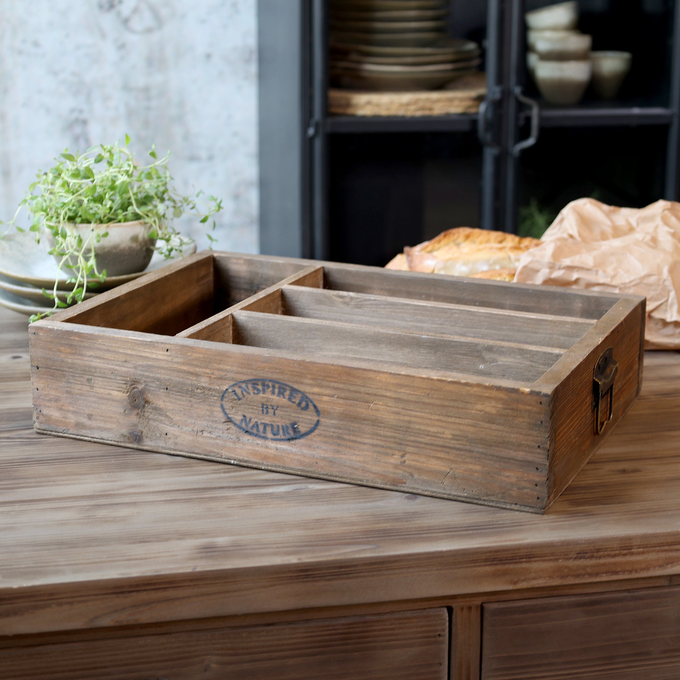 trekasse med flere rom - perfekt til bestikk eller oppbevaring