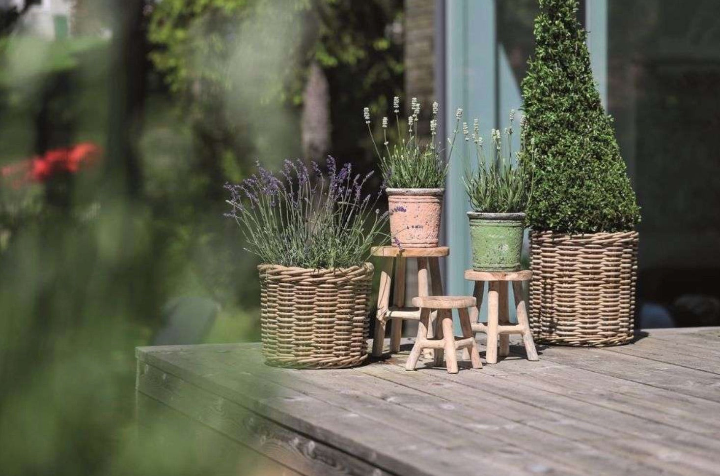 blomsterkrakk krakk skammel planter blomster teak rustikk hage inspirasjon inspo