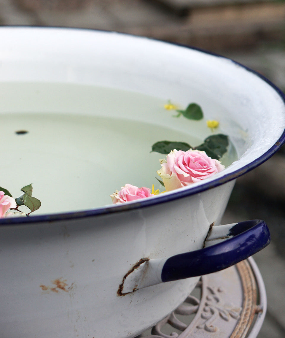 Stor Vintage Emaljebalje, Hvit - Ø65cm