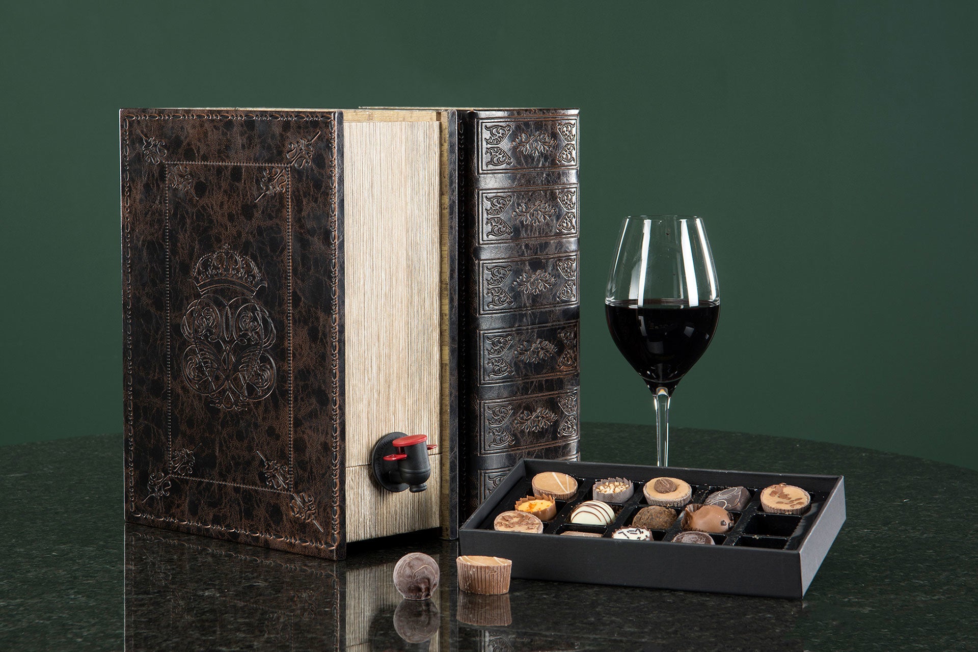 Vinboks Pappvin, Bok