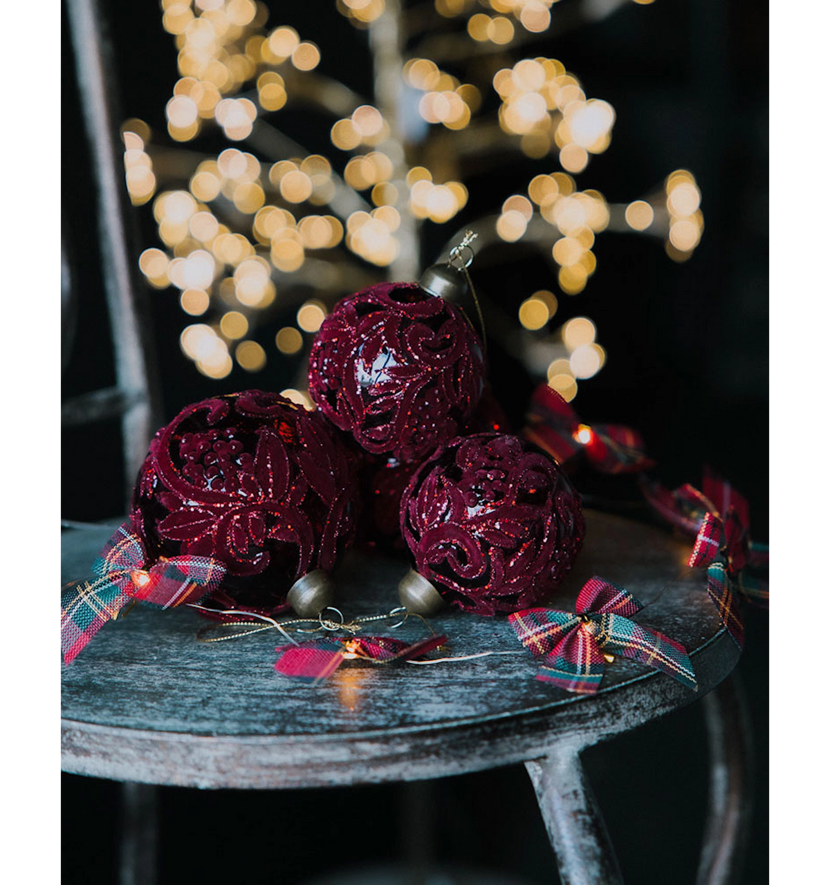 julekule rød / vinrød laget i glass - fine detaljer