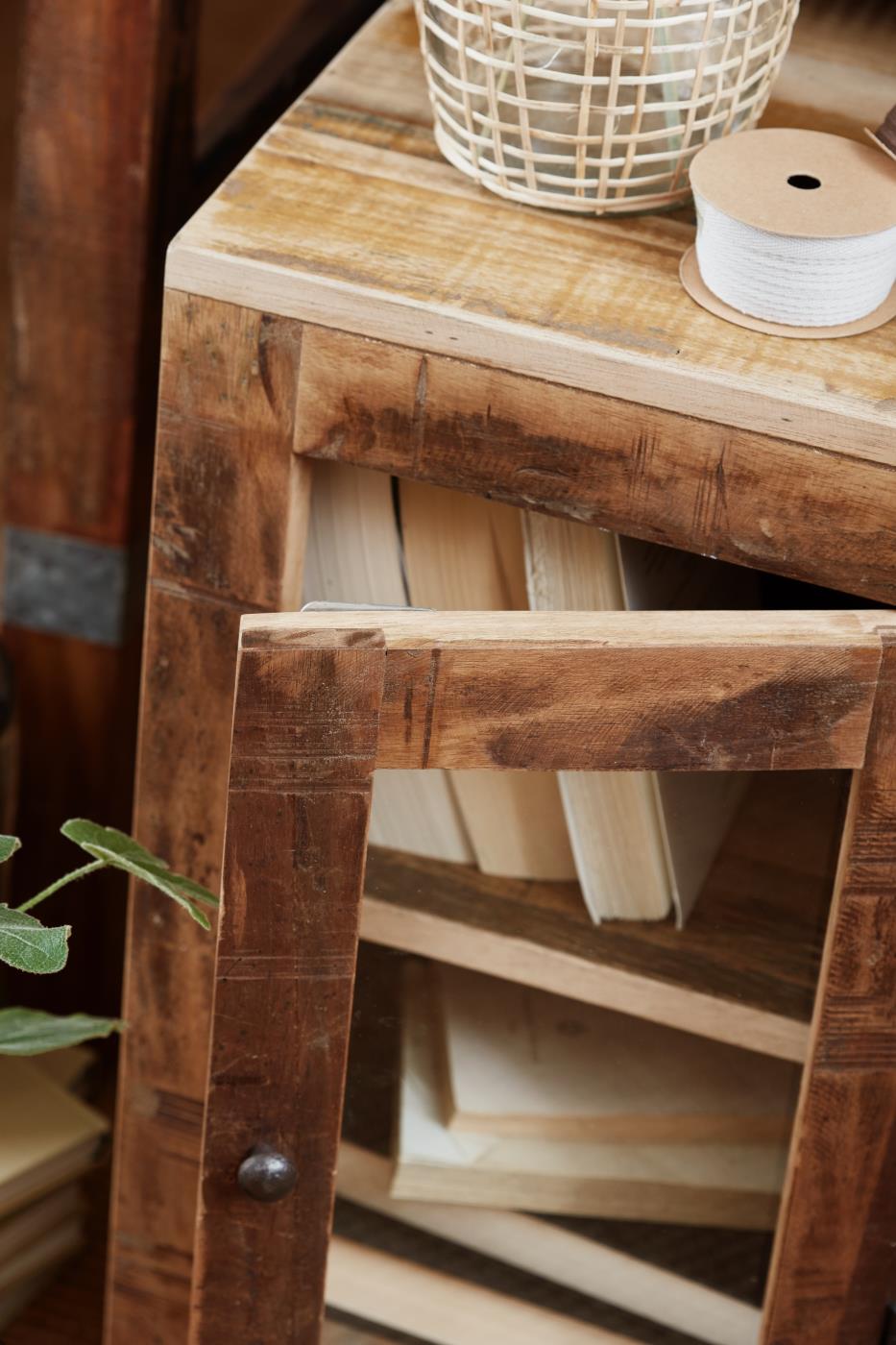 Sidebord m/Glassdør, Rustikk Treverk