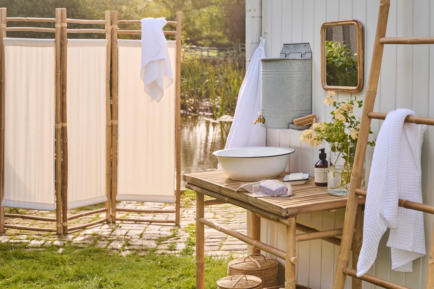 vannbeholder med tappekran - sinkfarget