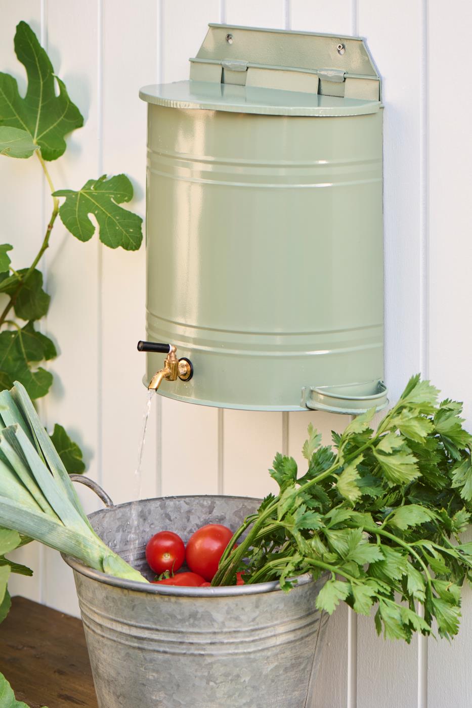 vannbeholder med tappekran - lysegrønn